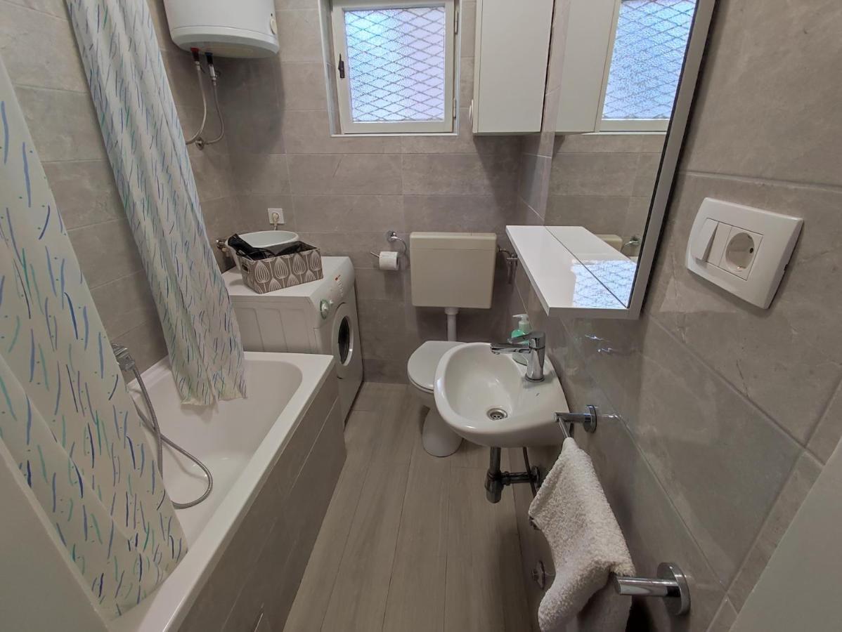 Apartment Ivana ブロダリツァ エクステリア 写真