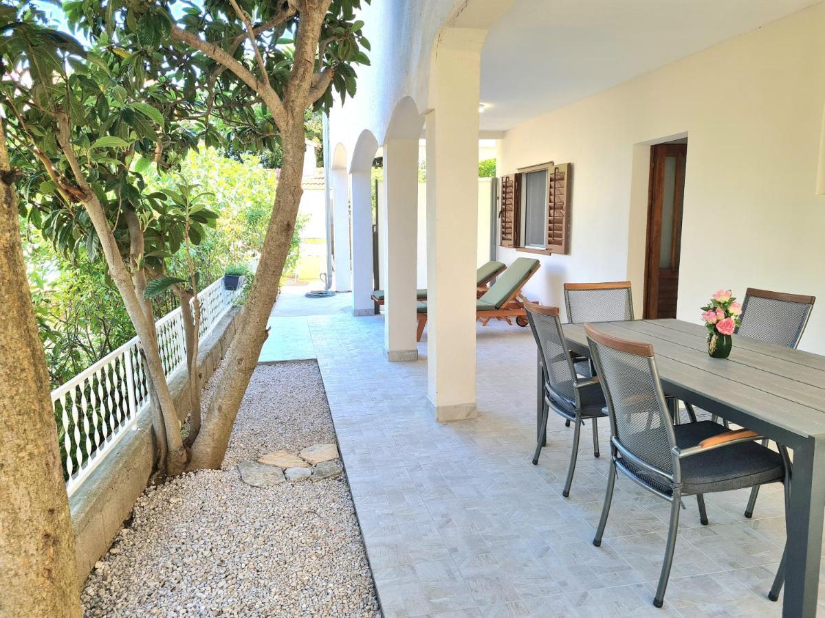 Apartment Ivana ブロダリツァ エクステリア 写真
